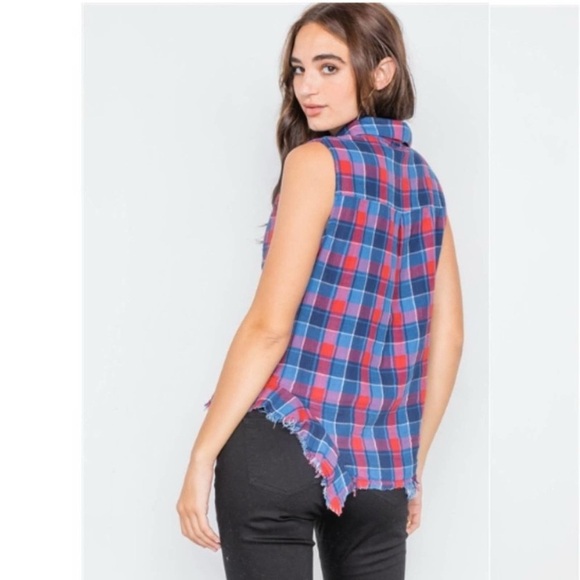 🌹En Creme Plaid Sleeveless Button-Up Flannel Top - Picture 2 of 7
